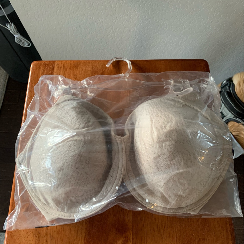 NWT Natori Conform Bra - 32H